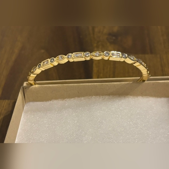 Gold With White Gems Bracelet NEW! - Picture 5 of 17